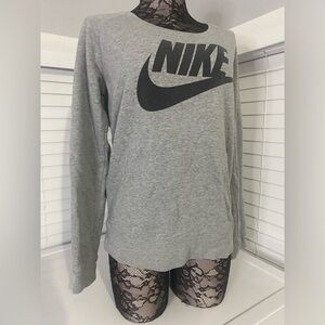 Nike pullover sweatshirt size (M)